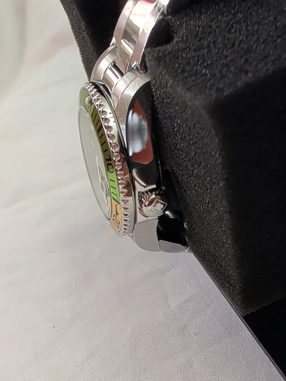 NWT Women's Invicta Pro Diver 34mm Stainless Steel Watch – Lime Green Dial